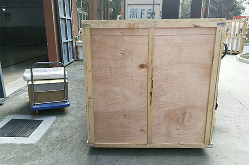 天津客戶SMT設(shè)備專車送貨，貨到上門安裝調(diào)試