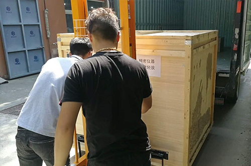 山東客戶SMT設(shè)備專車送貨，貨到上門安裝調(diào)試