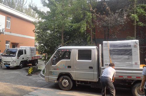 紹興客戶SMT設(shè)備專車送貨，貨到上門安裝調(diào)試1