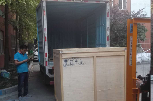 周口客戶SMT設(shè)備專車送貨，貨到上門安裝調(diào)試