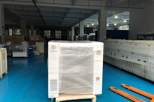 湖南客戶SMT設(shè)備專車送貨，貨到上門安裝調(diào)試